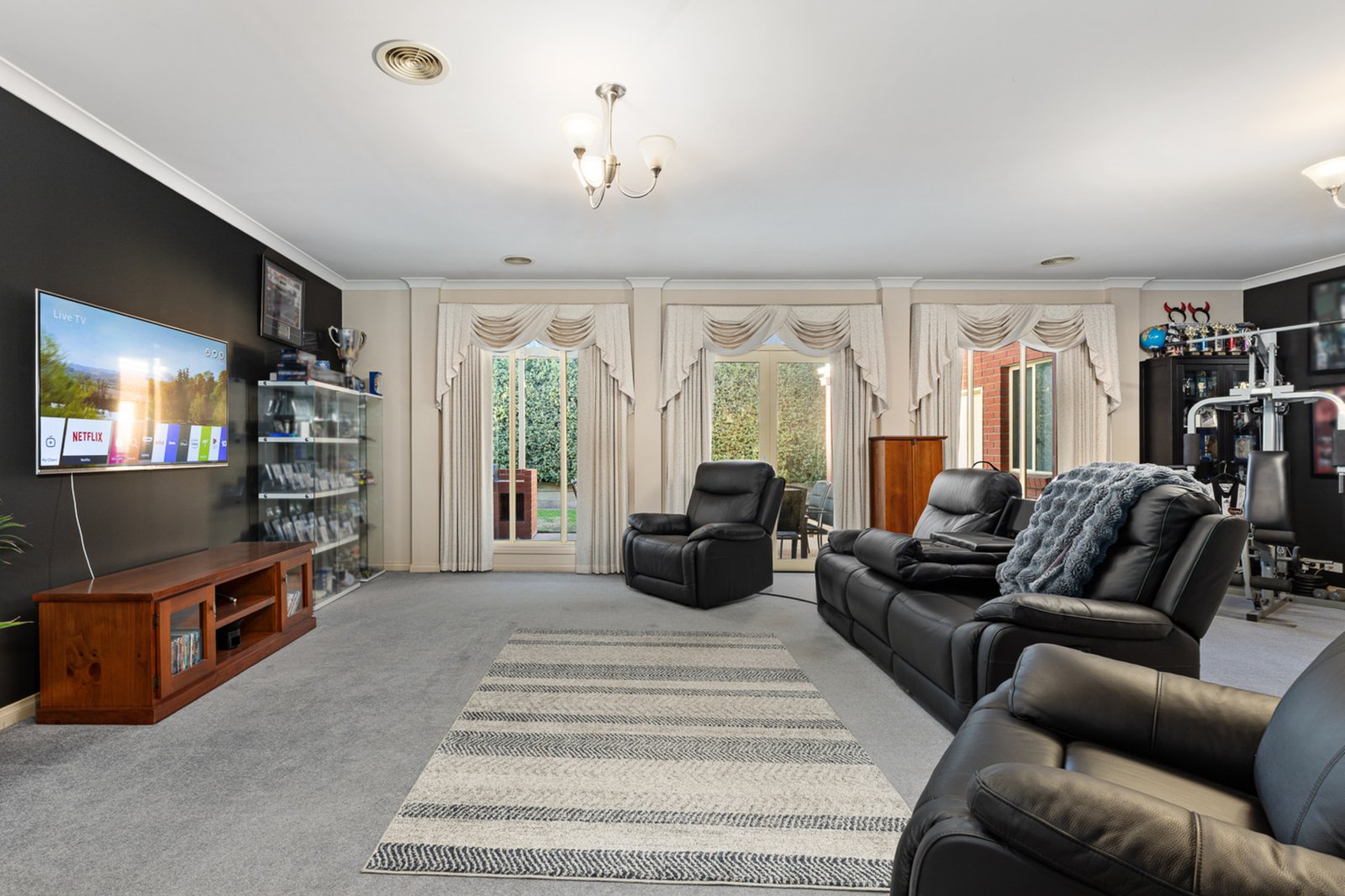 Gallery: 2 Peppertree Court