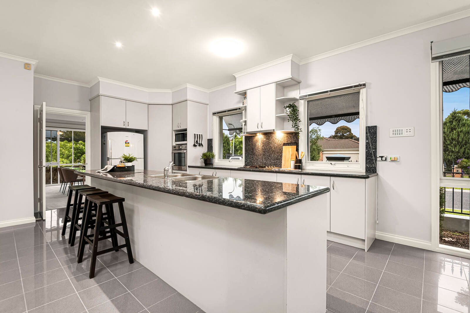 Real Estate and Property in 2 Pipe Court, Blackburn North, VIC