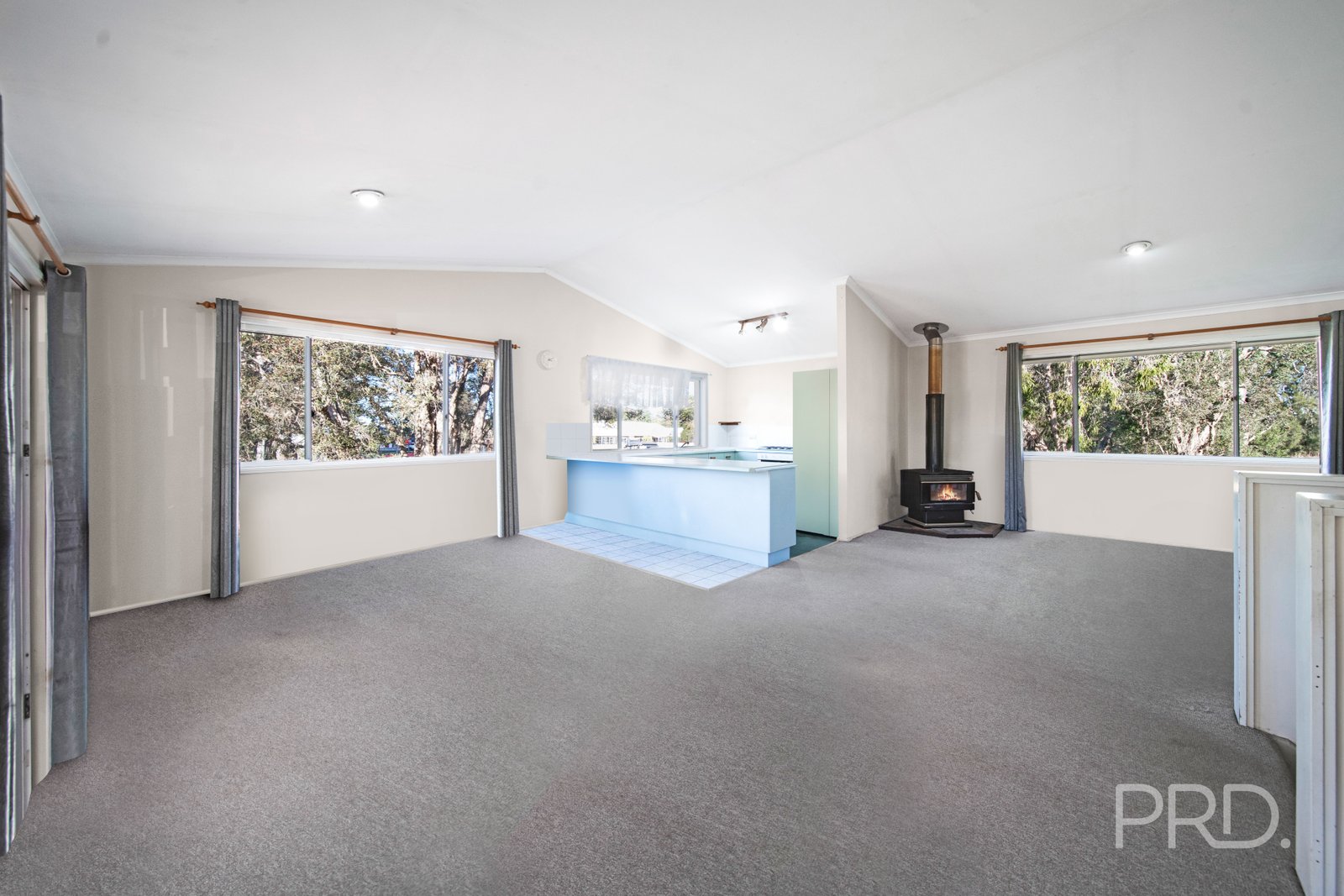 2 PITT Street REDLAND BAY 19