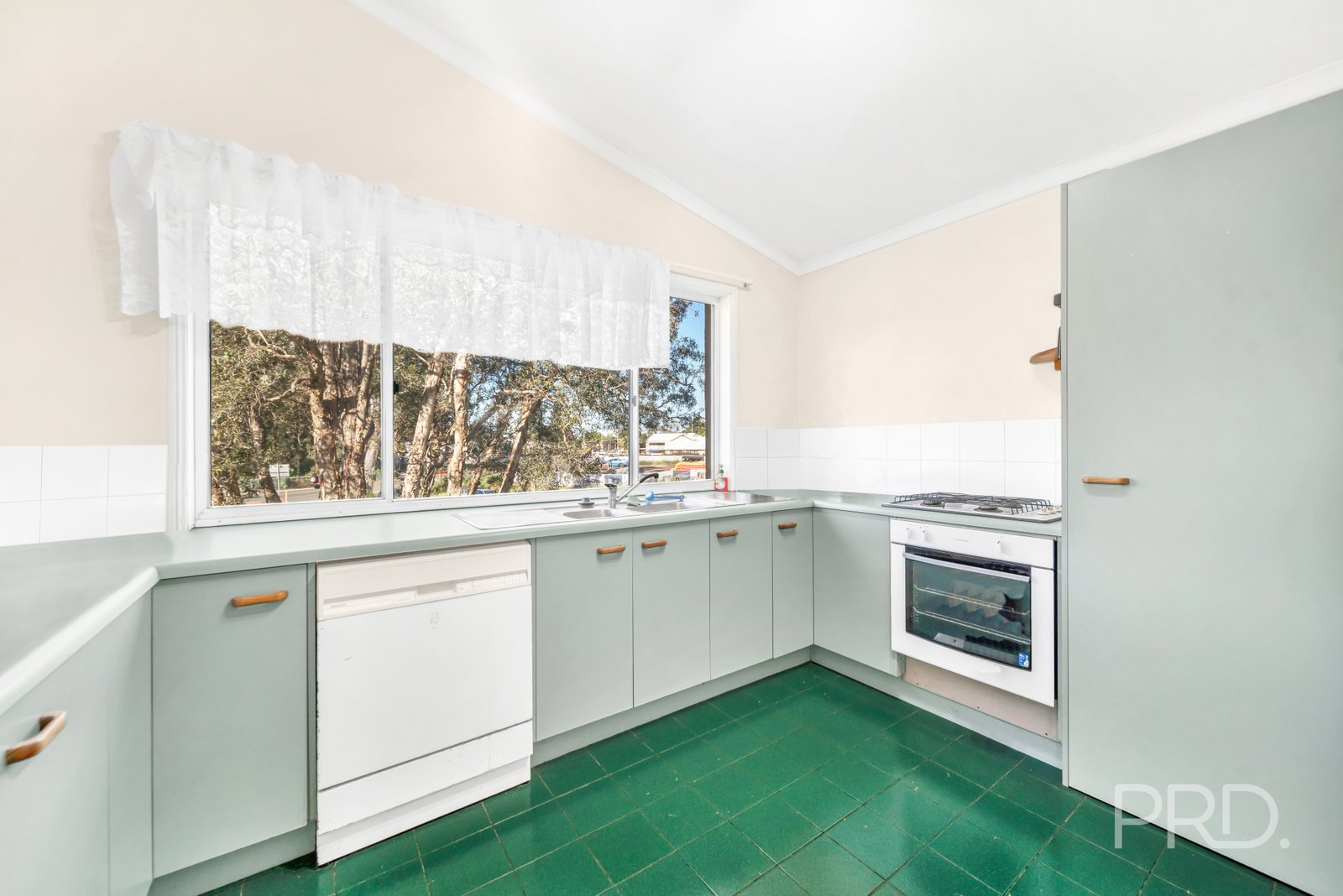 2 PITT Street REDLAND BAY 22