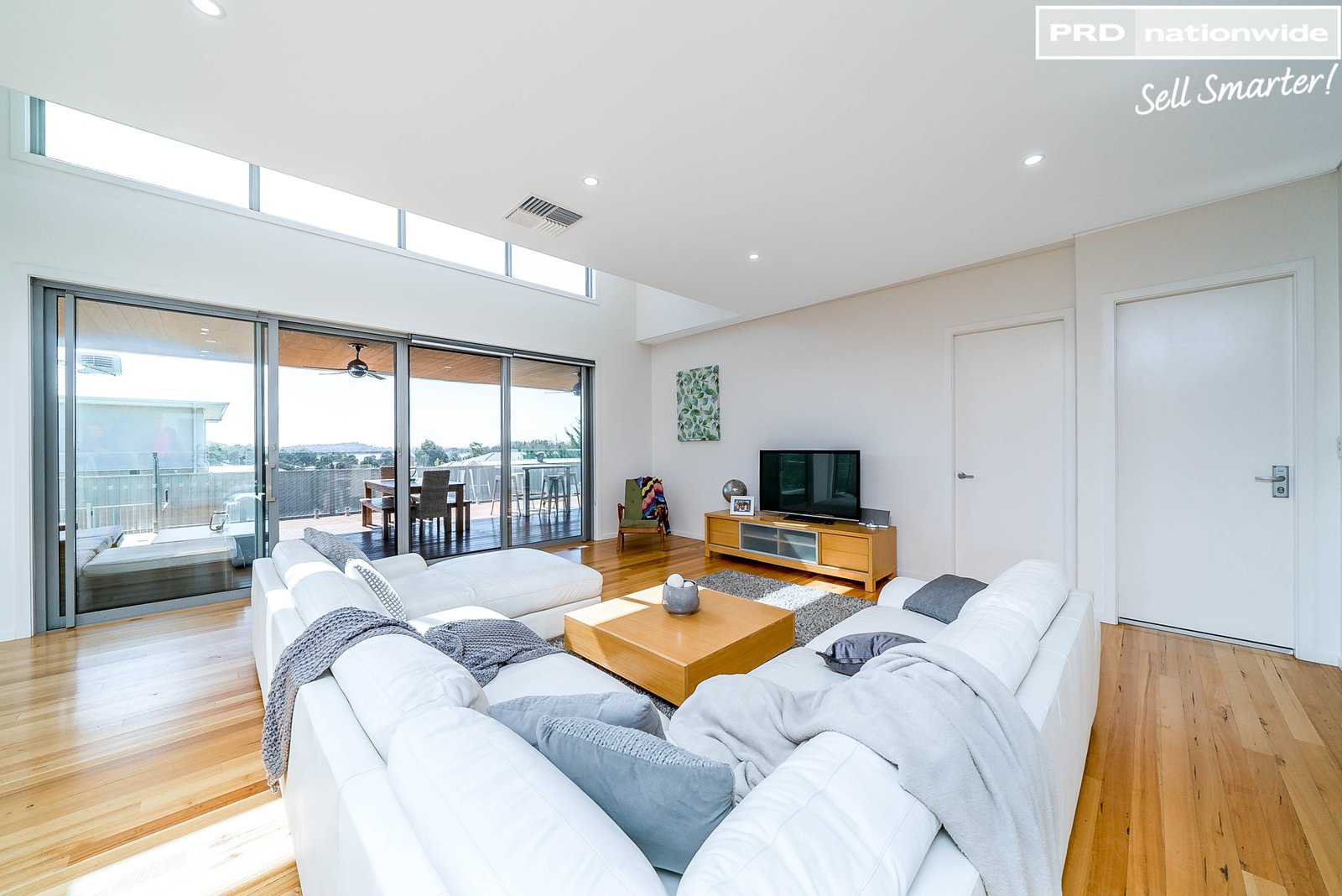2 Plunkett Drive LAKE ALBERT 11