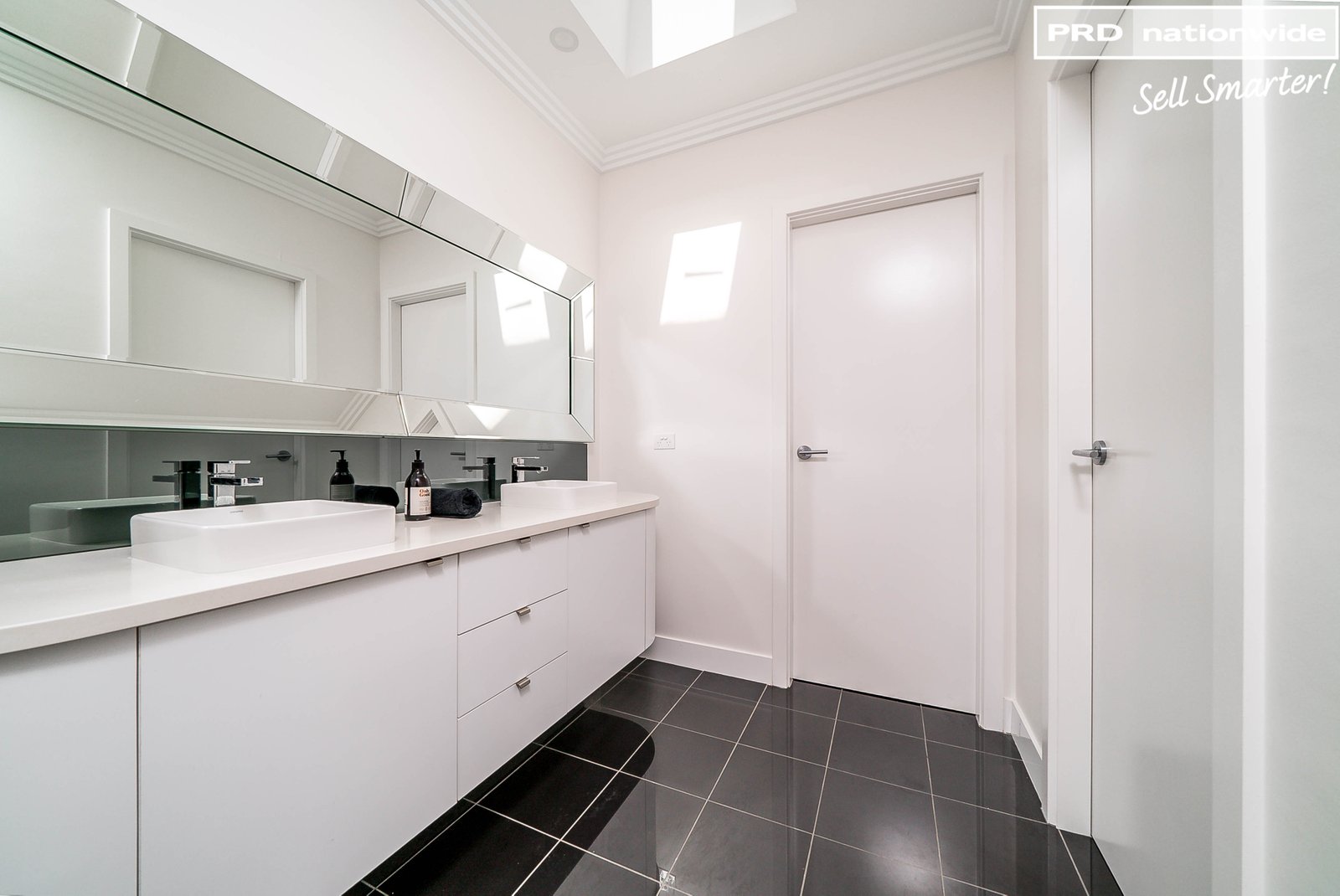 2 Plunkett Drive LAKE ALBERT 14