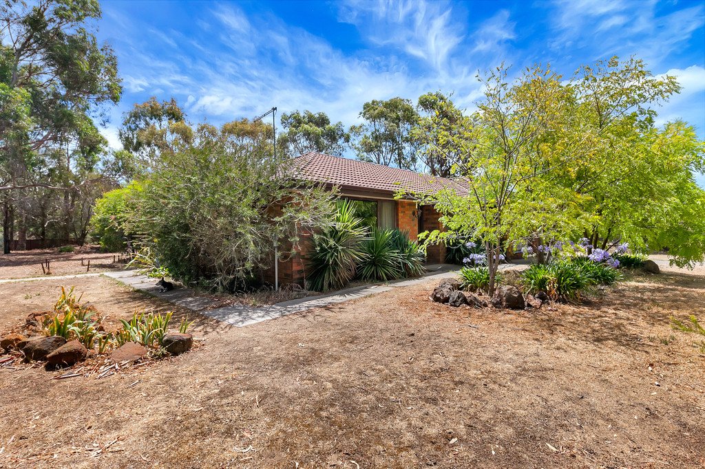 2 Pollards Lane CRESWICK 1