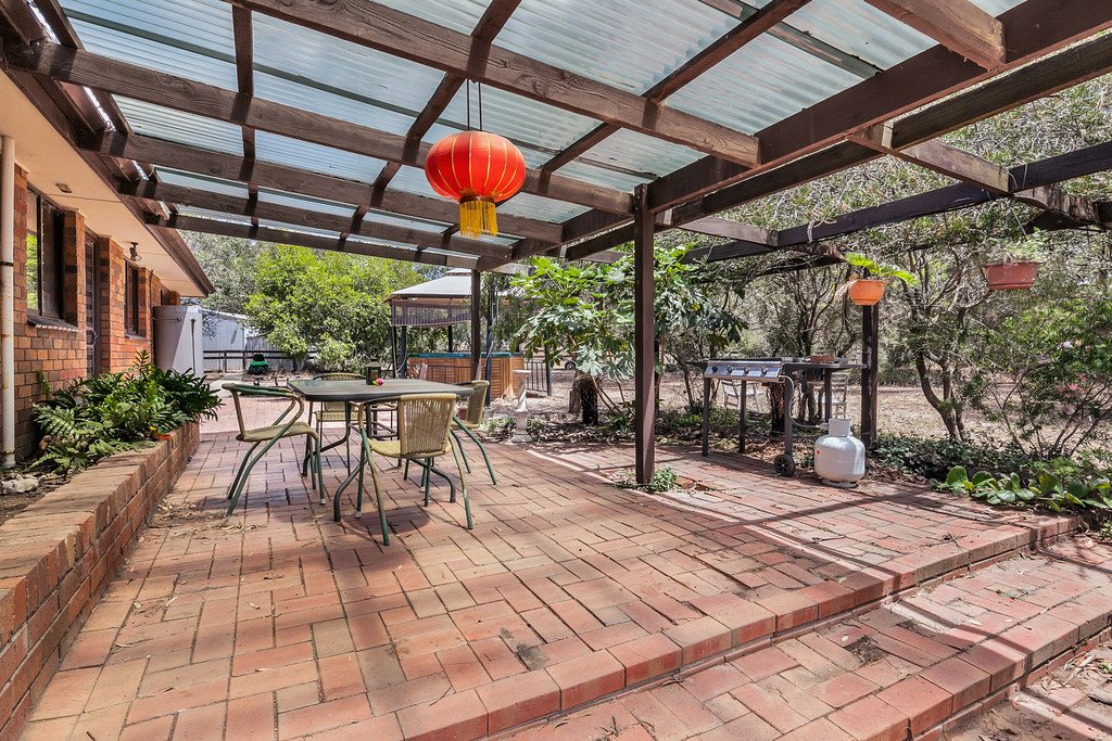 2 Pollards Lane CRESWICK 12