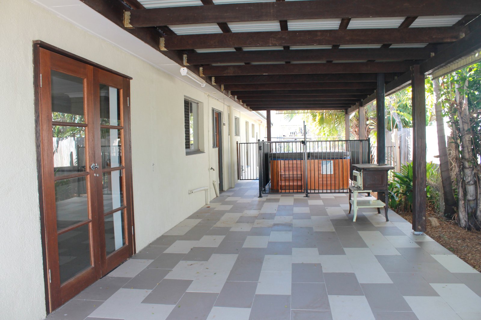 2 Polmaise Street BOYNE ISLAND 3