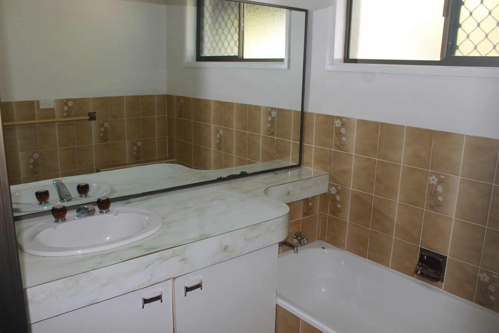 2 Polmaise Street BOYNE ISLAND 13