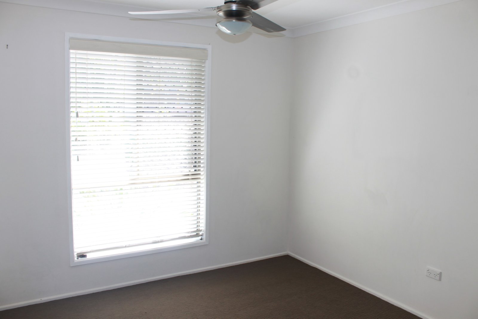 2 Polmaise Street BOYNE ISLAND 15