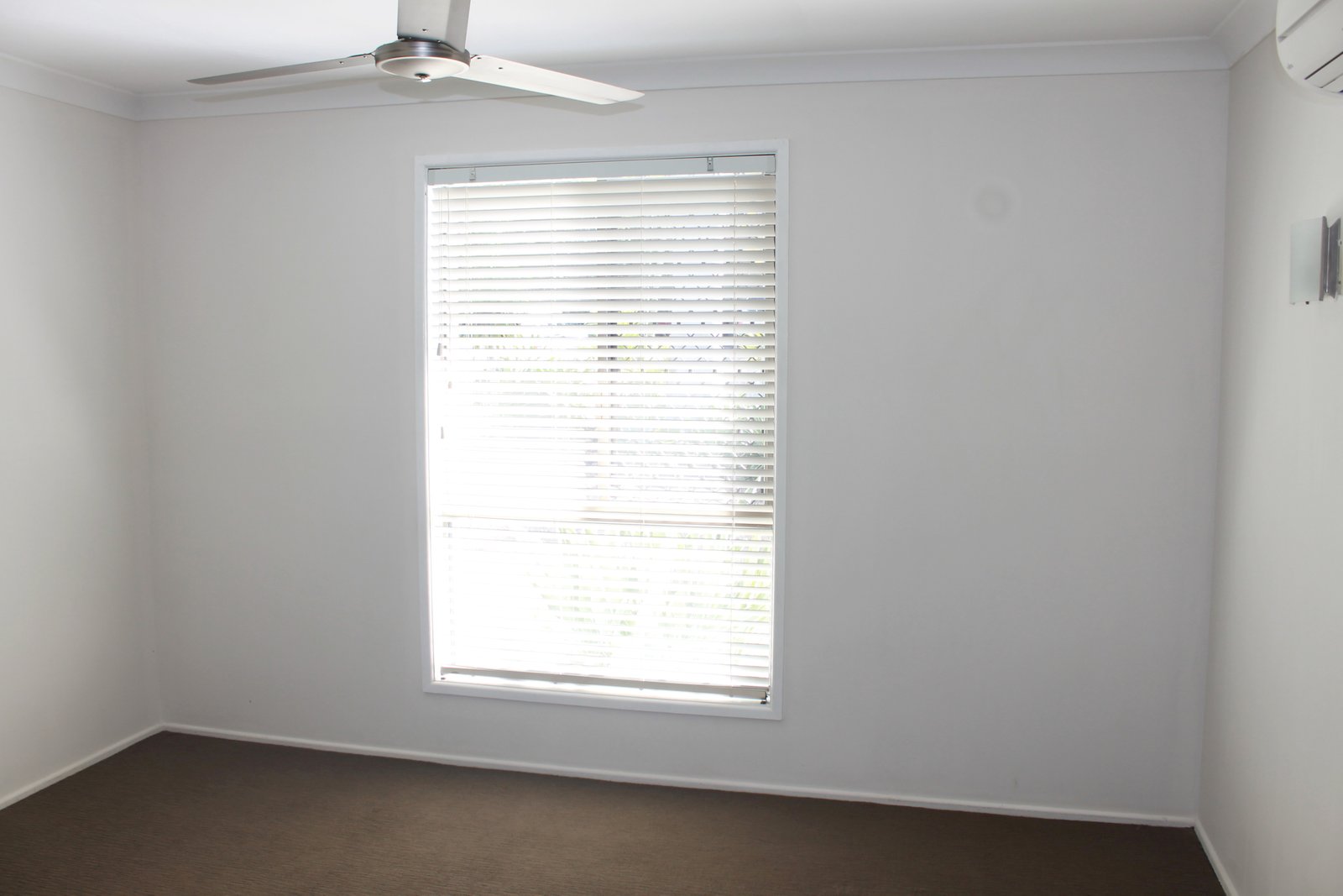 2 Polmaise Street BOYNE ISLAND 23