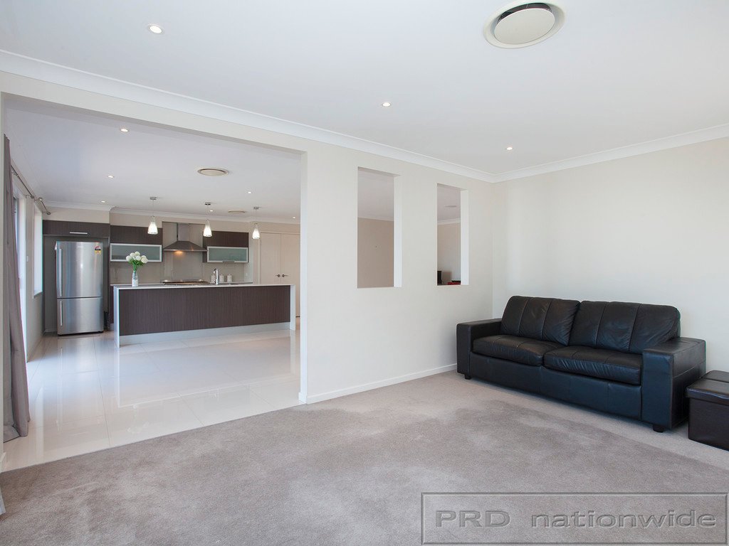 2 Portabello Crescent THORNTON 8