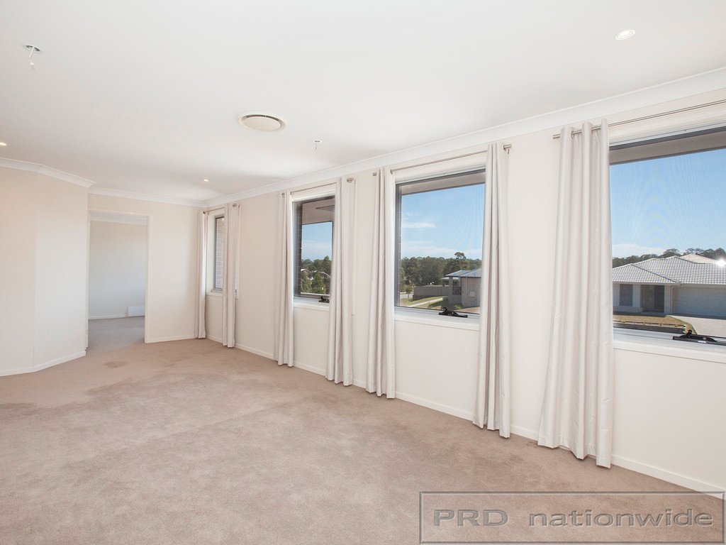 2 Portabello Crescent THORNTON 16