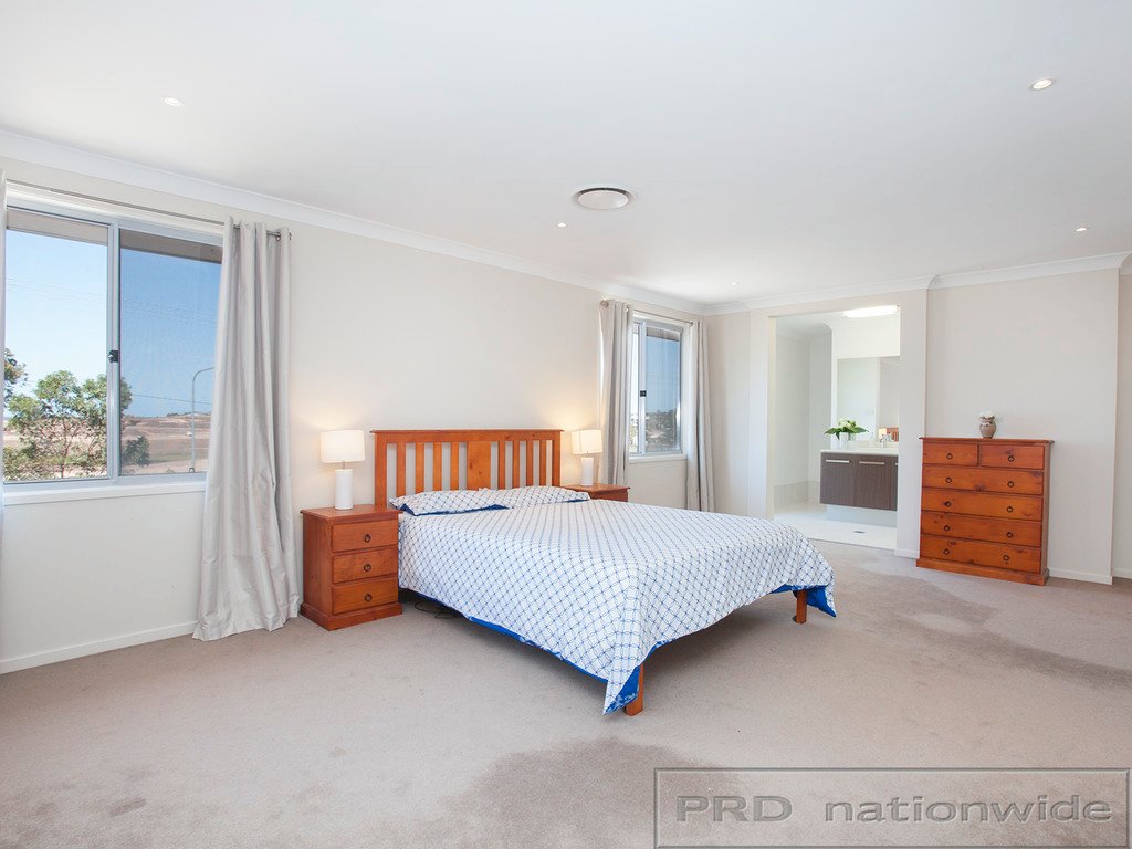 2 Portabello Crescent THORNTON 17