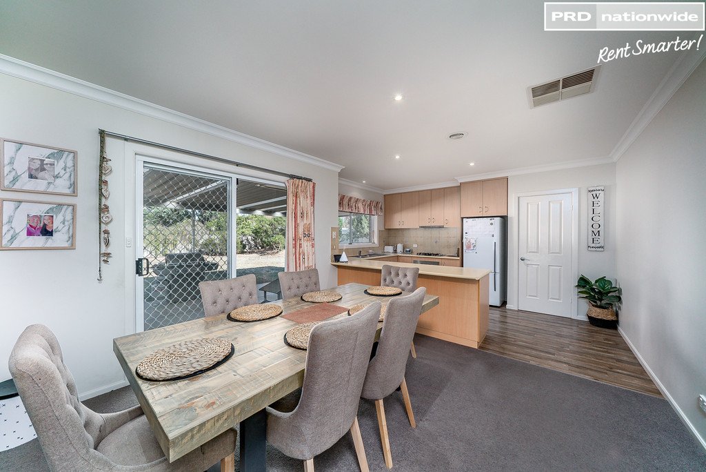 2 Post Place LAKE ALBERT 4