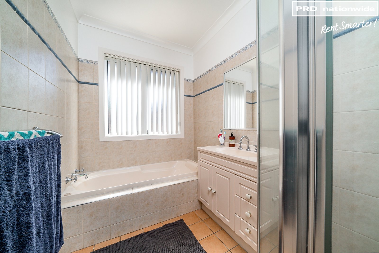 2 Post Place LAKE ALBERT 8