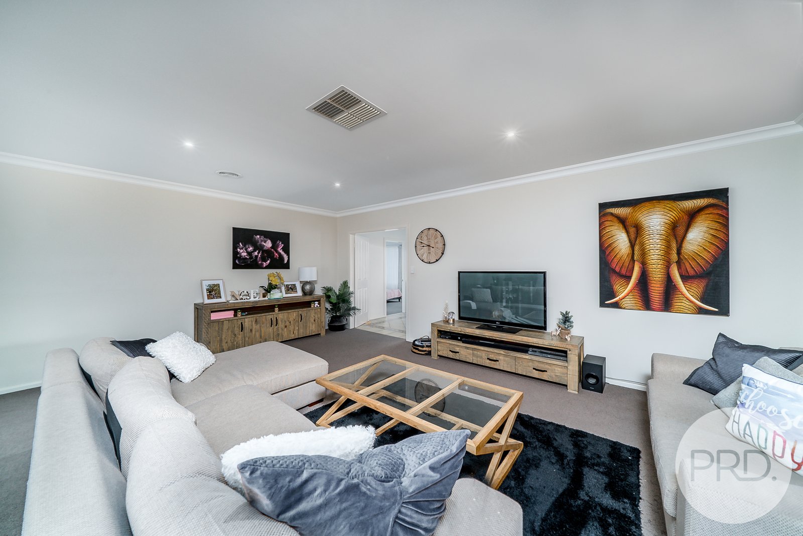 2 Post Place LAKE ALBERT 3