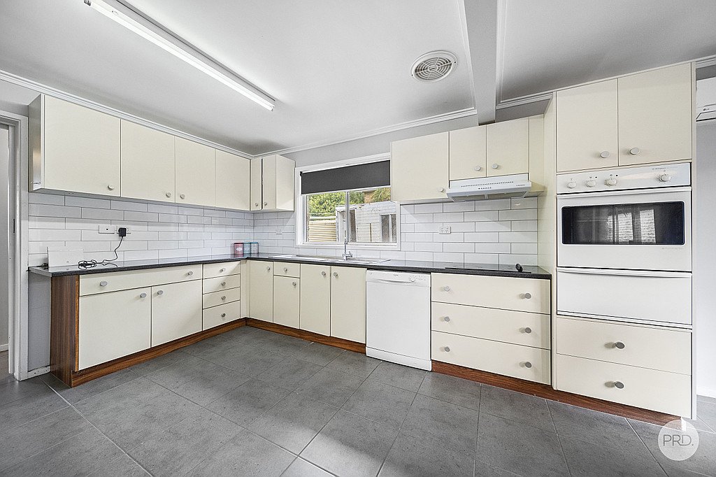 2 Reception Avenue STRATHDALE 3