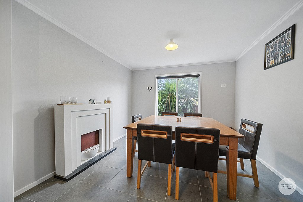 2 Reception Avenue STRATHDALE 8