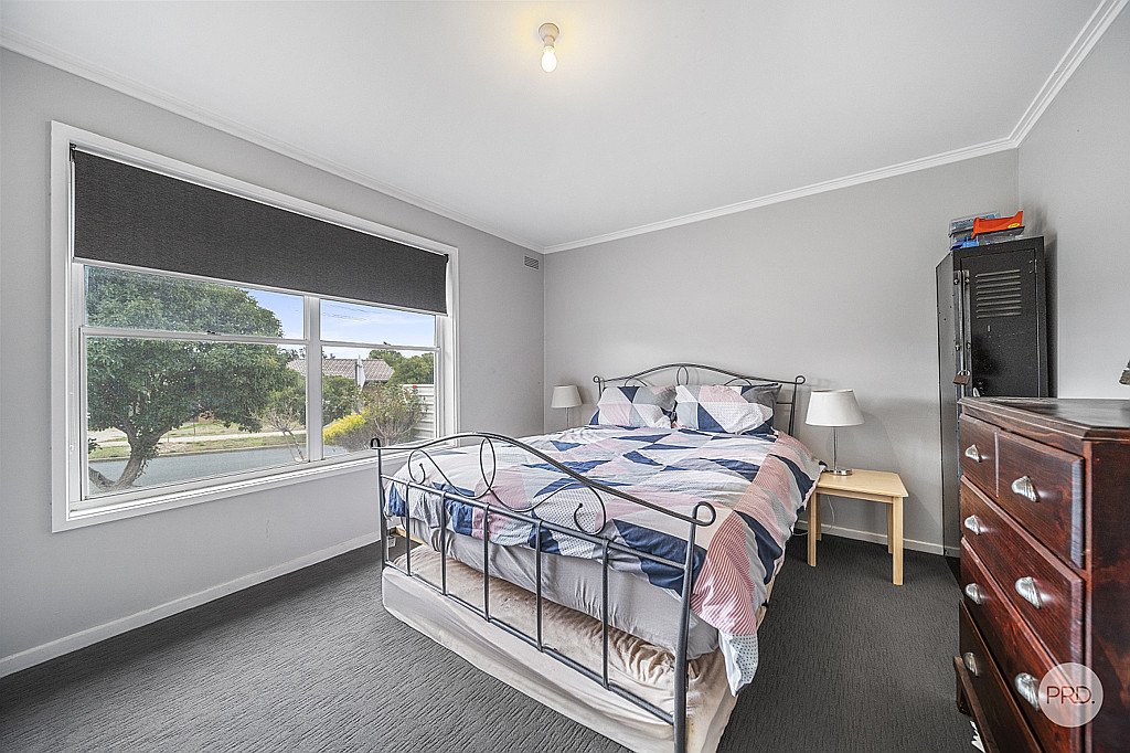 2 Reception Avenue STRATHDALE 9