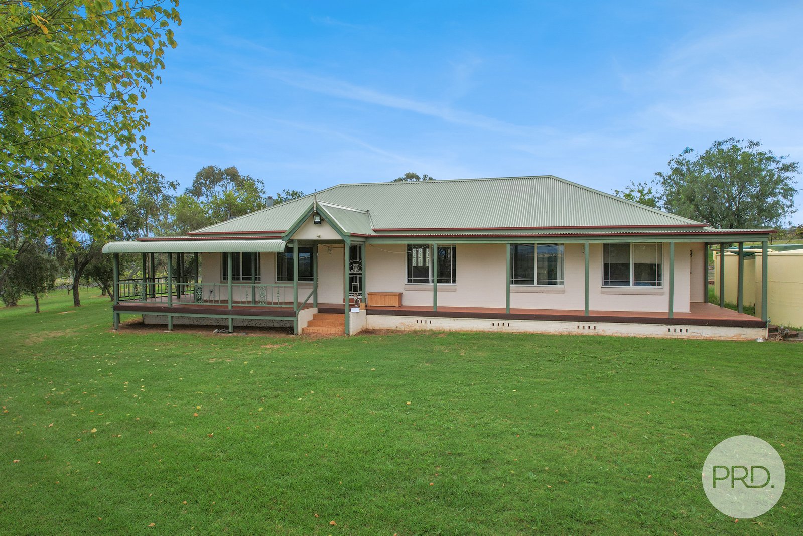 2 Red Gum Place TAMWORTH 4