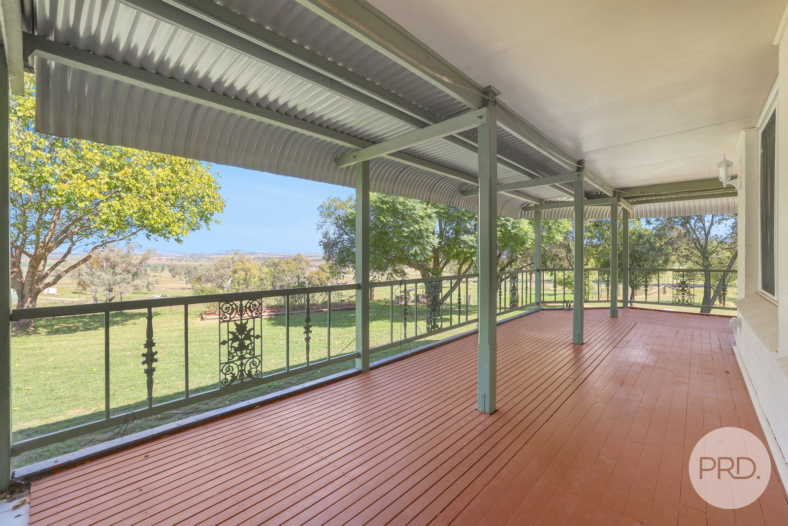 2 Red Gum Place TAMWORTH 7