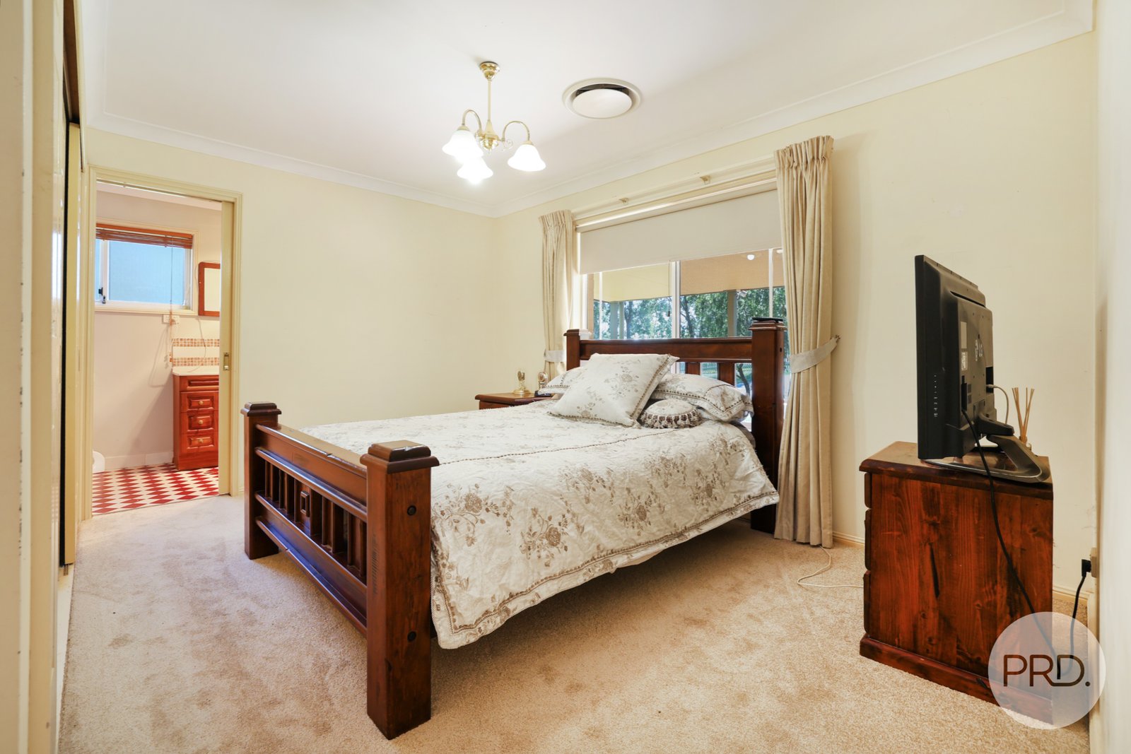 2 Red Gum Place TAMWORTH 12