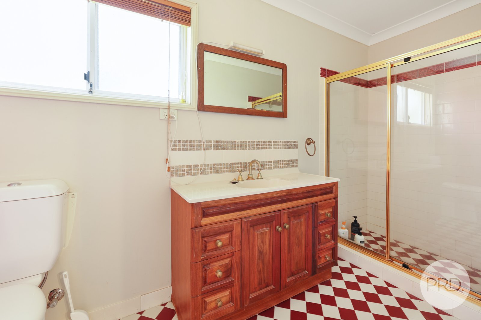 2 Red Gum Place TAMWORTH 13