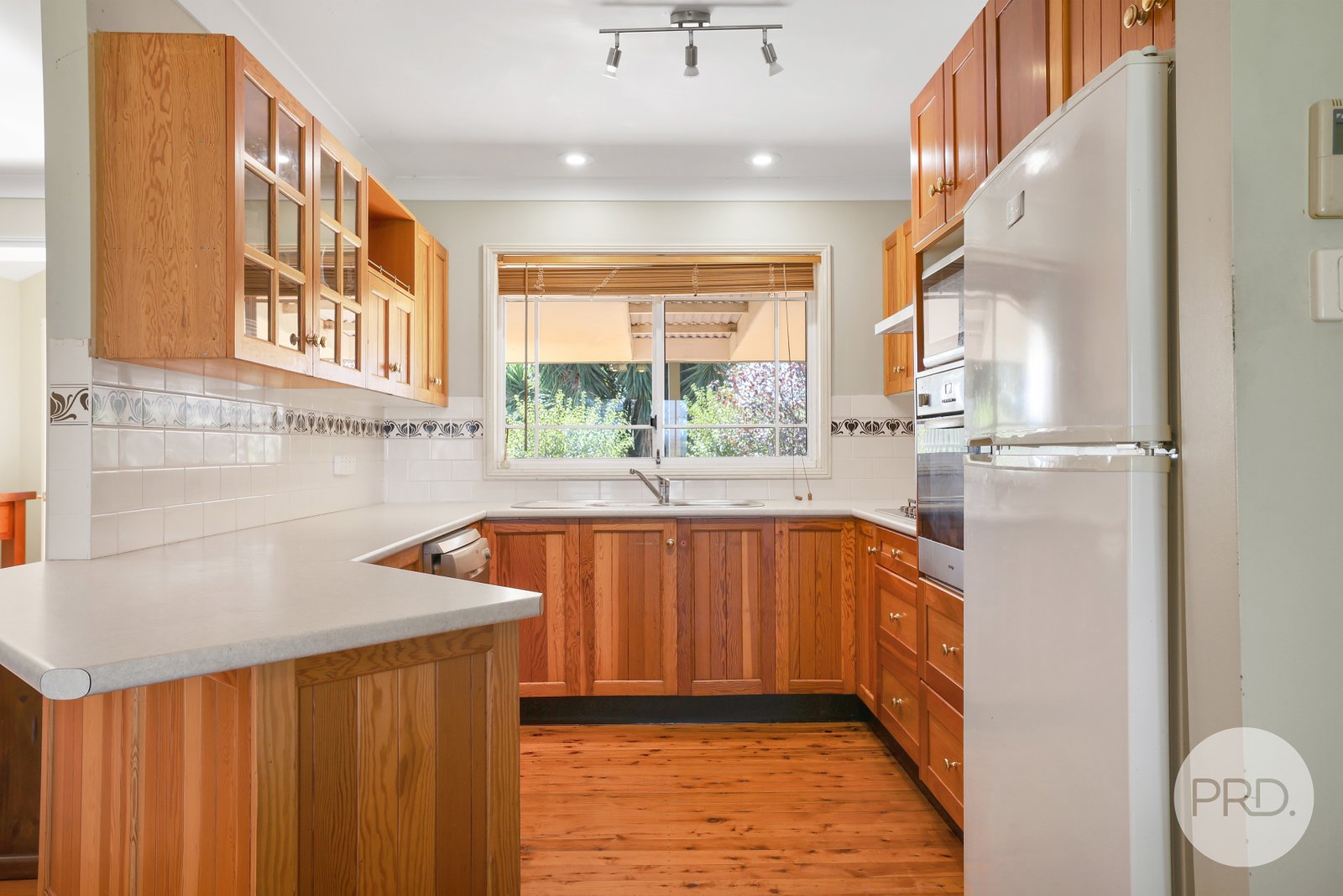 2 Red Gum Place TAMWORTH 17