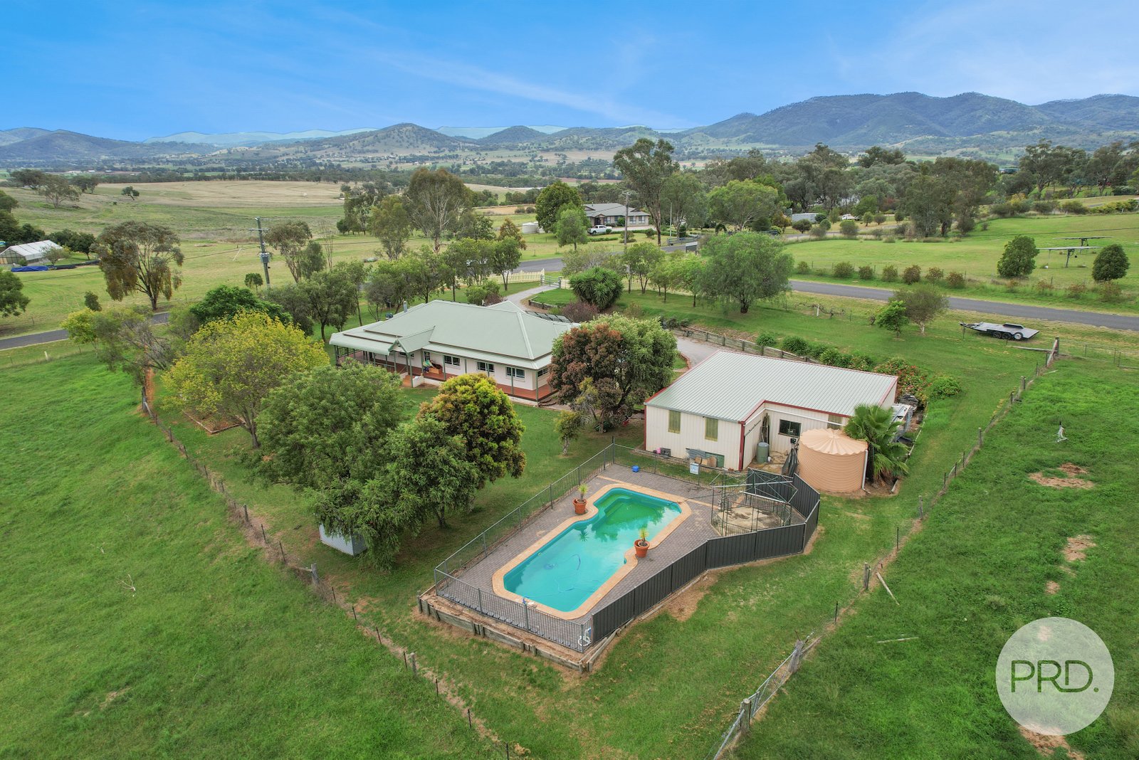 2 Red Gum Place TAMWORTH 31