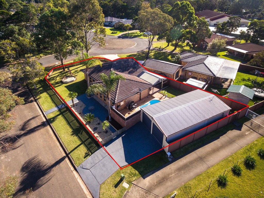 2 Reid Place DAPTO 19