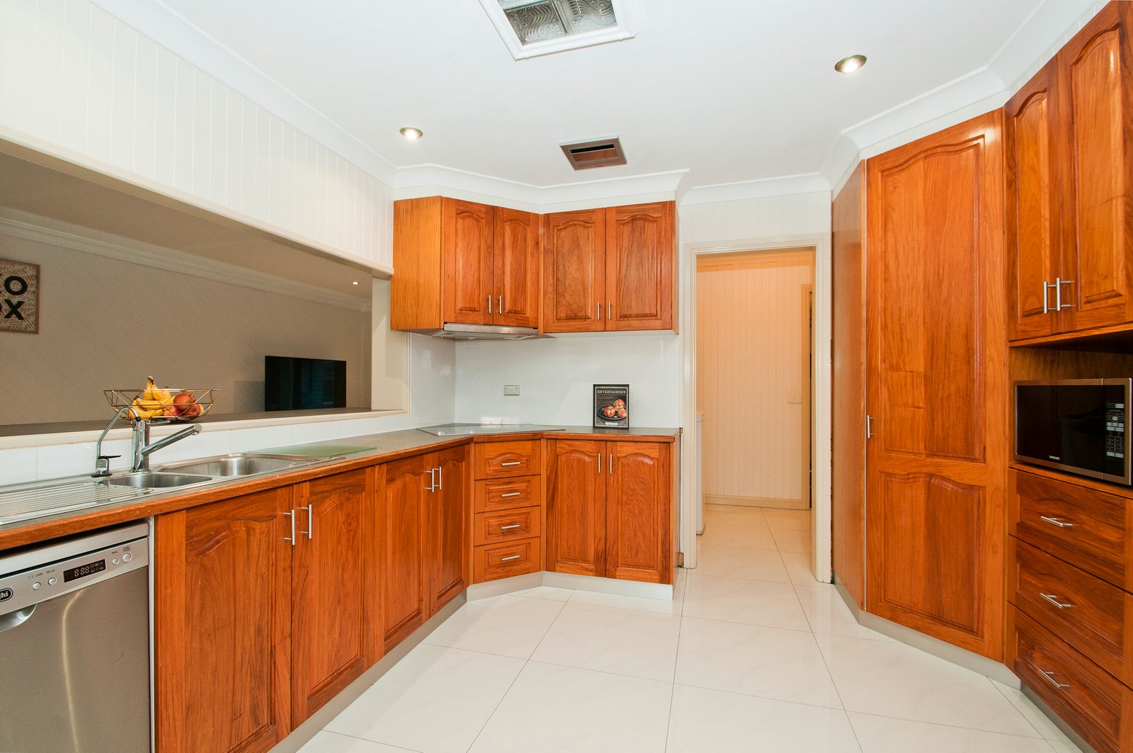 2 Reid Place DAPTO 8