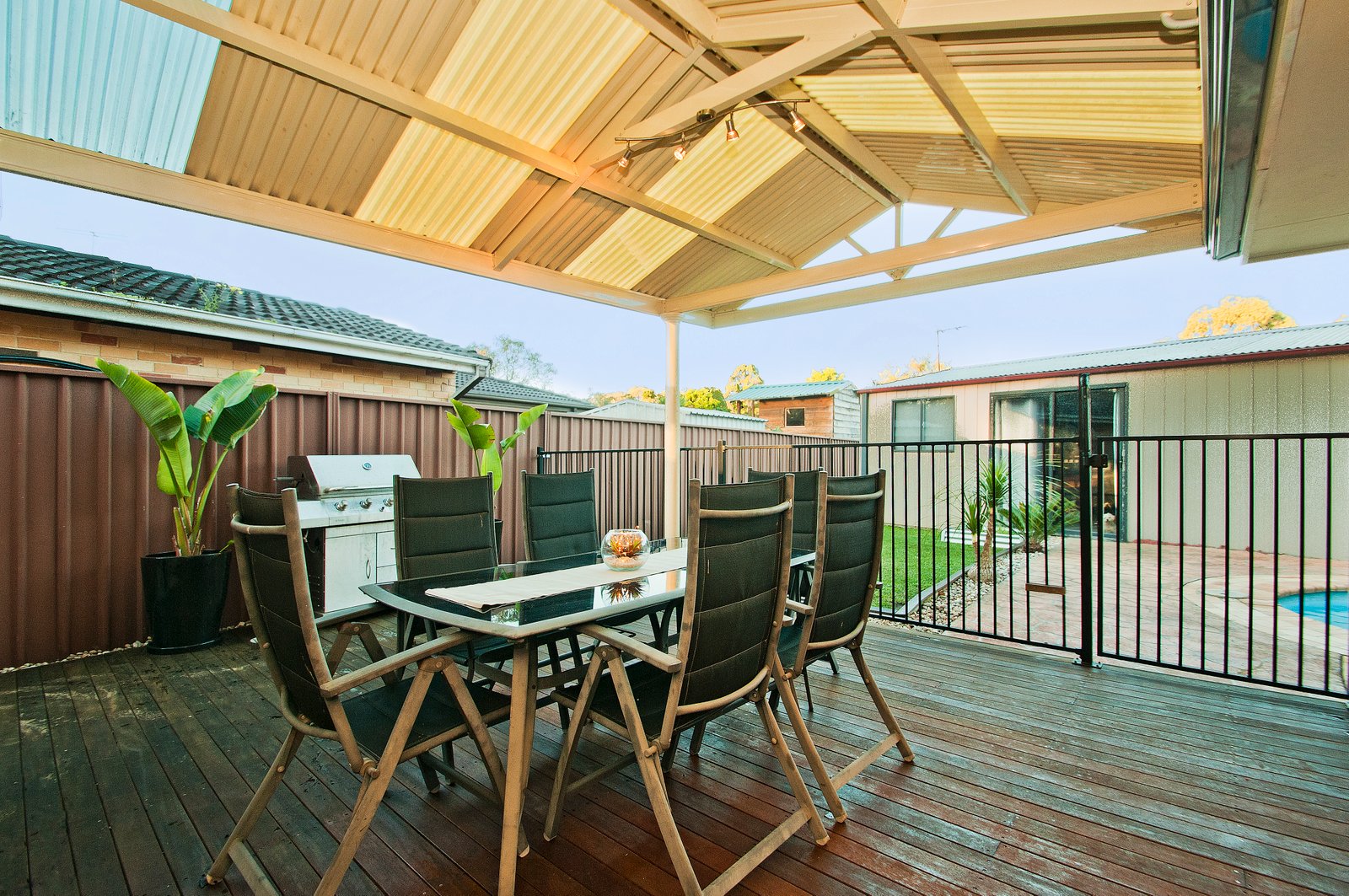 2 Reid Place DAPTO 19
