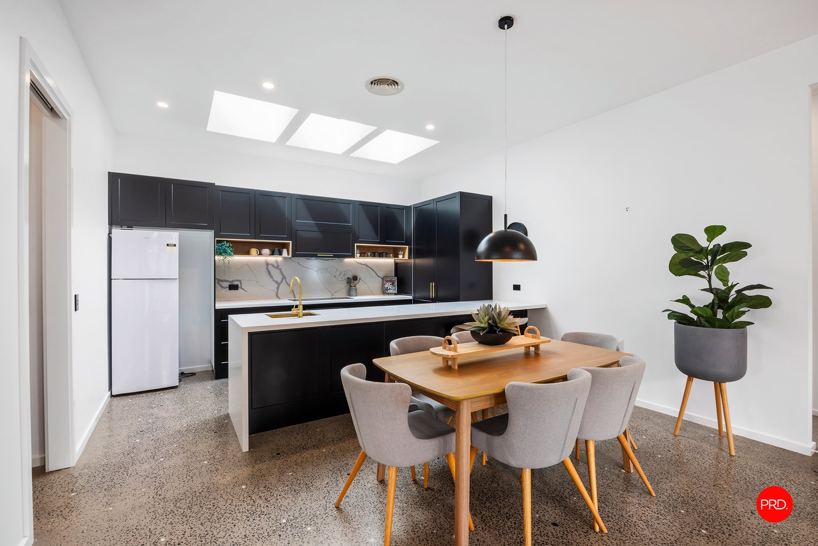 2 Rheola Drive WHITE HILLS 5