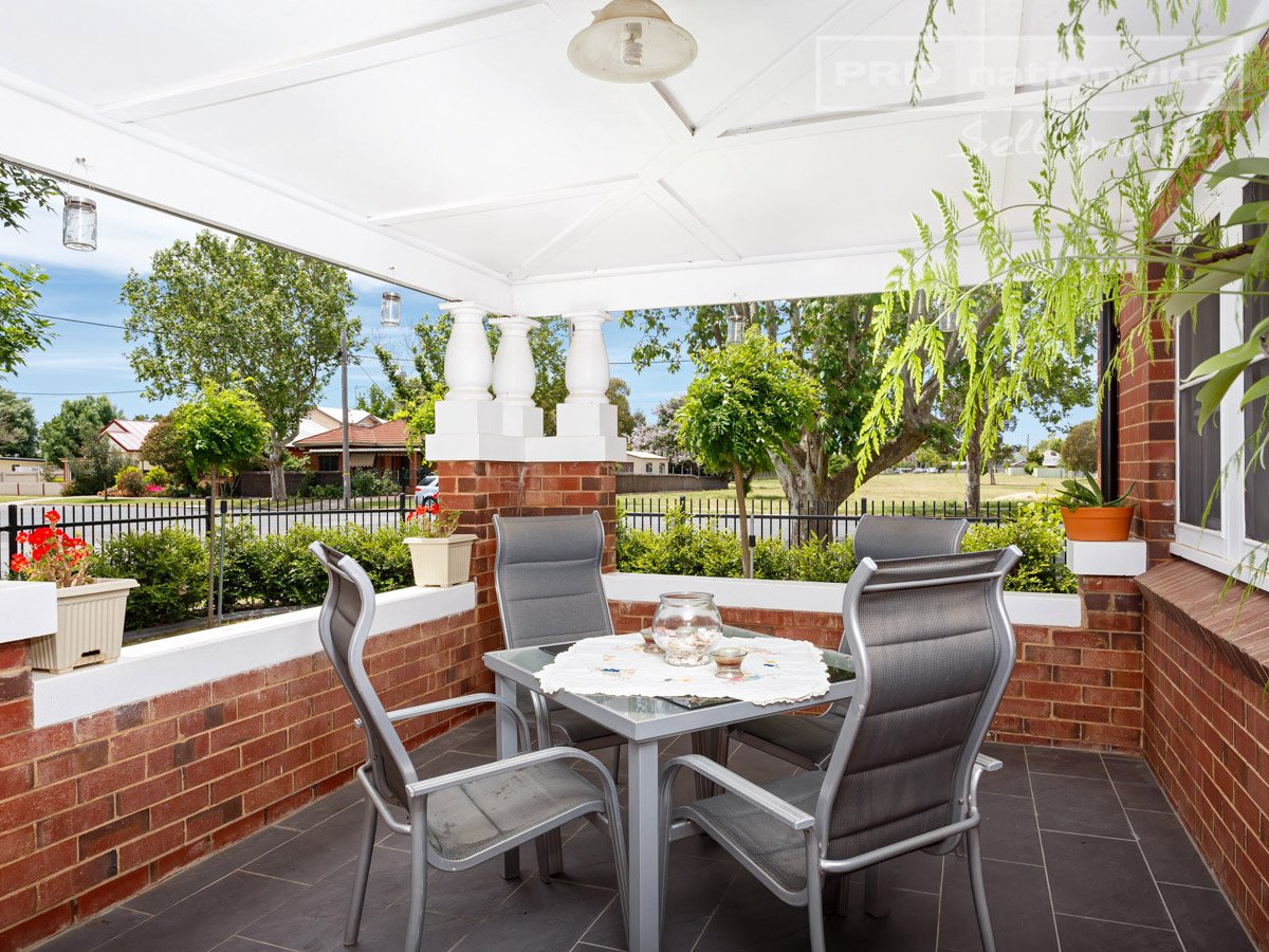 2 Rhoda Avenue WAGGA WAGGA 2