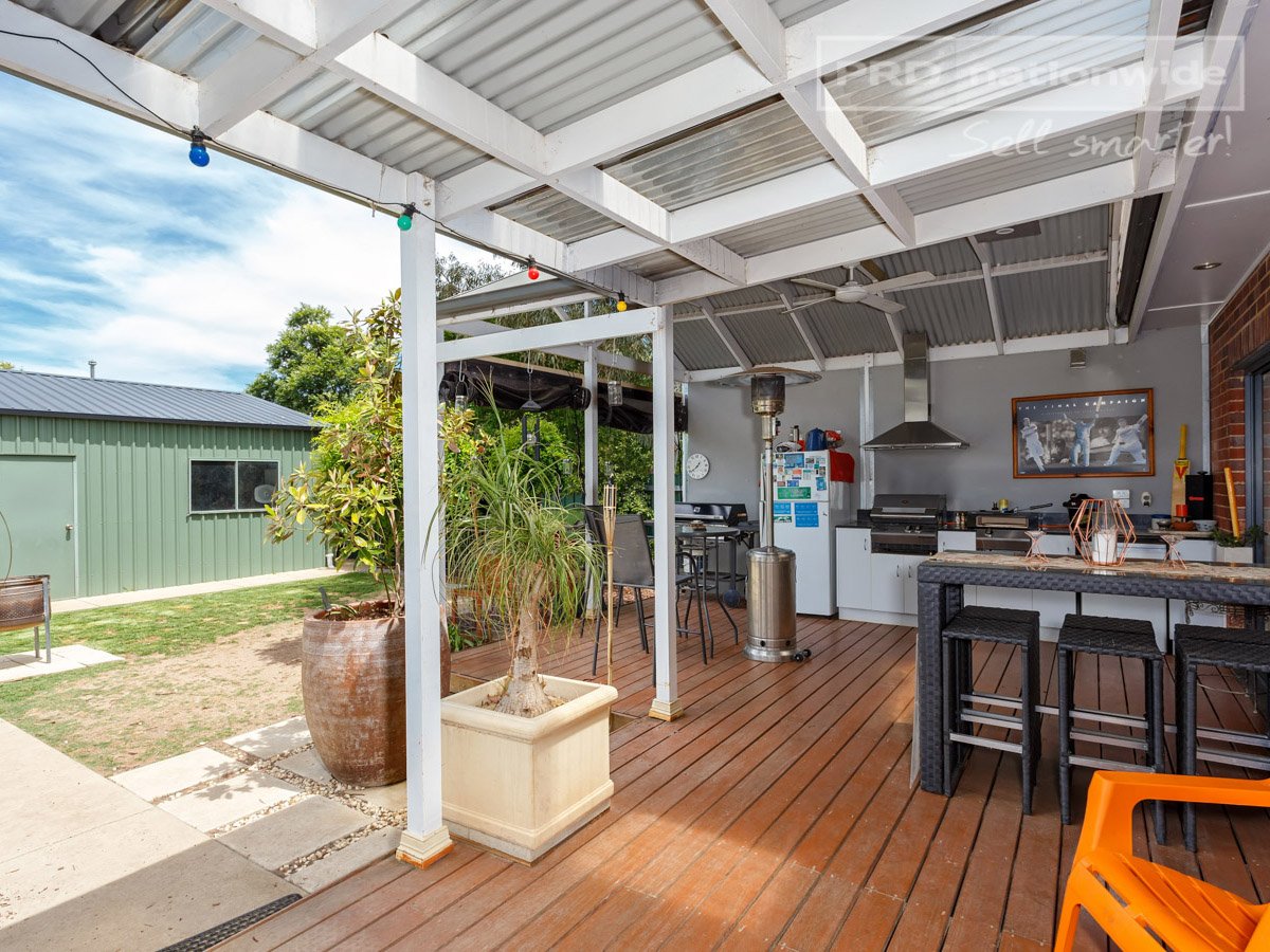 2 Rhoda Avenue WAGGA WAGGA 4