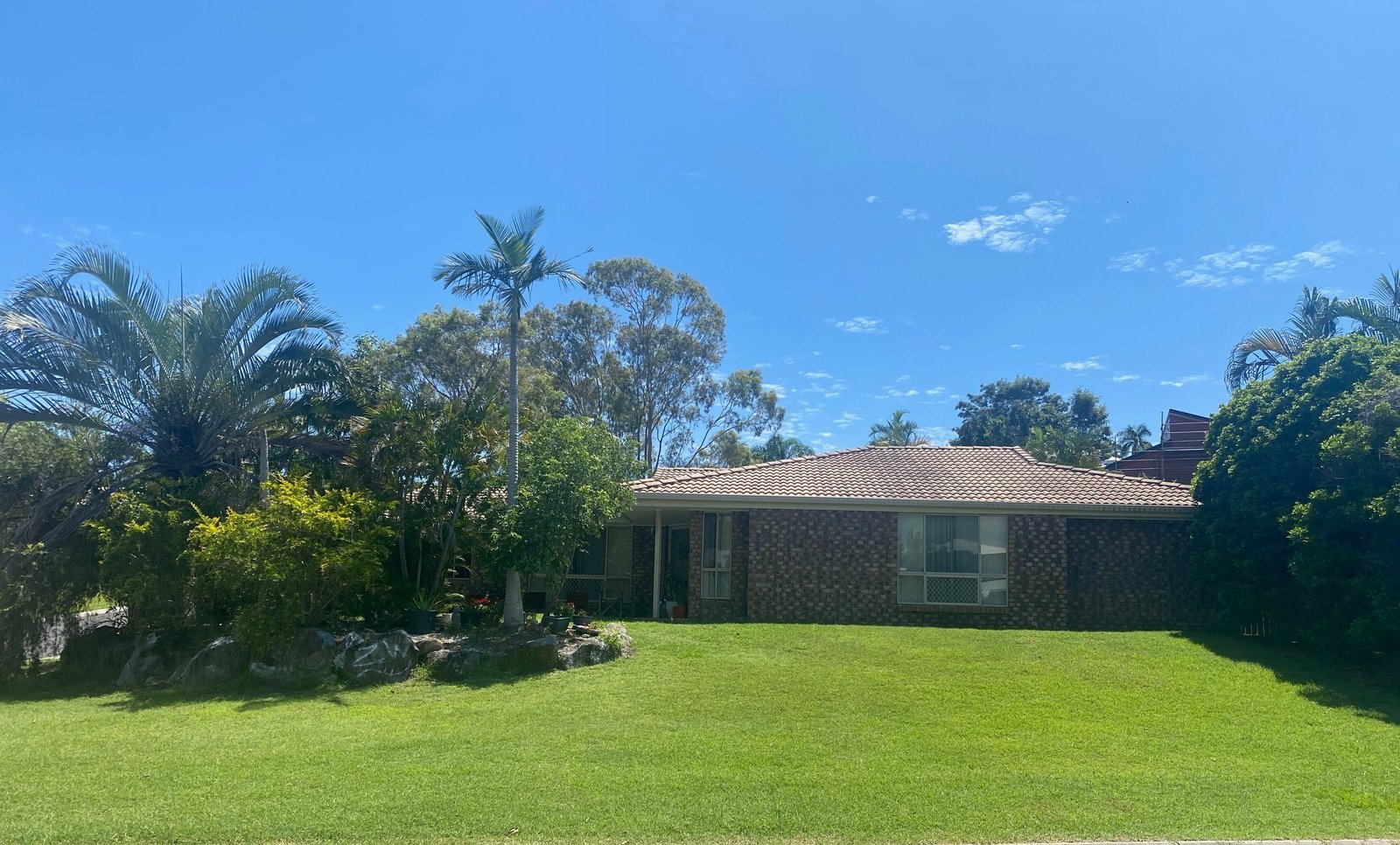 2 RIDGE Close TANNUM SANDS 2