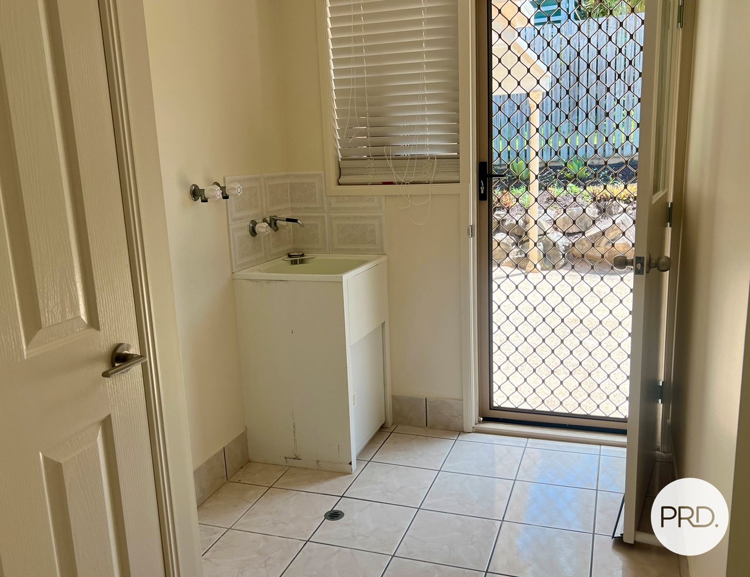 2 RIDGE Close TANNUM SANDS 13