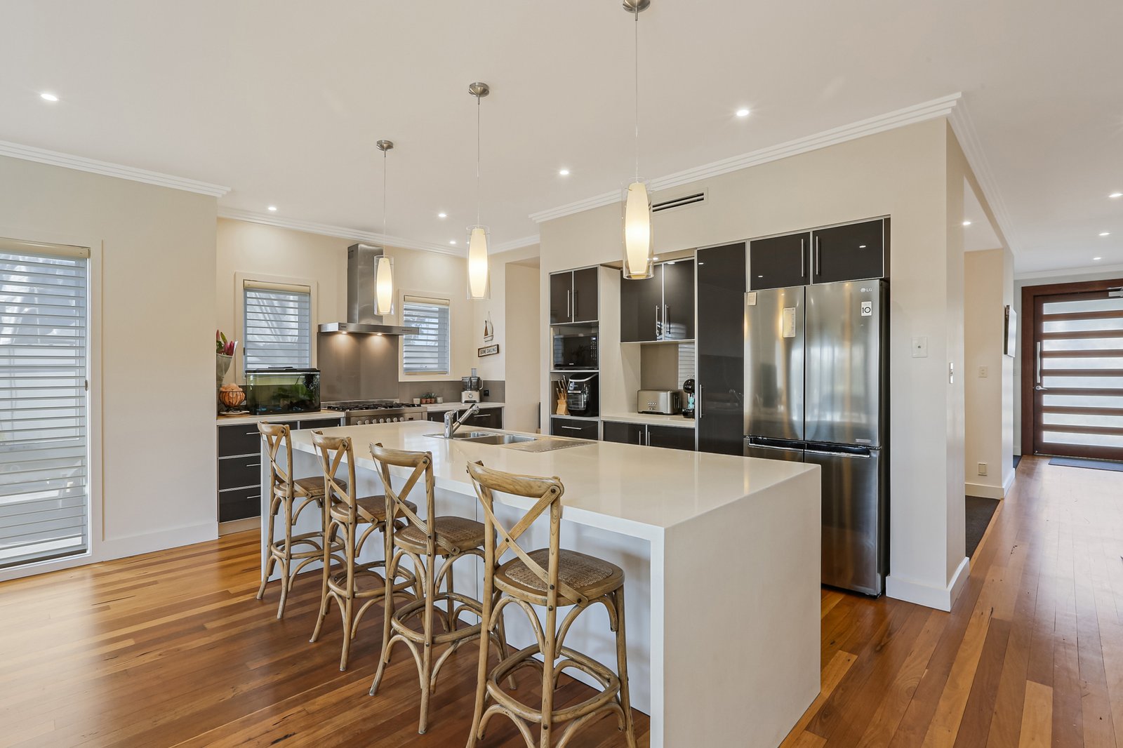 2 Riverside Crescent HAYWARDS BAY 2