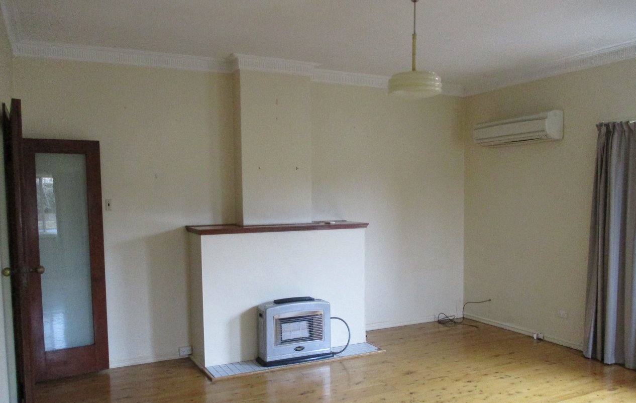 2 Robertson Street TUMUT 3