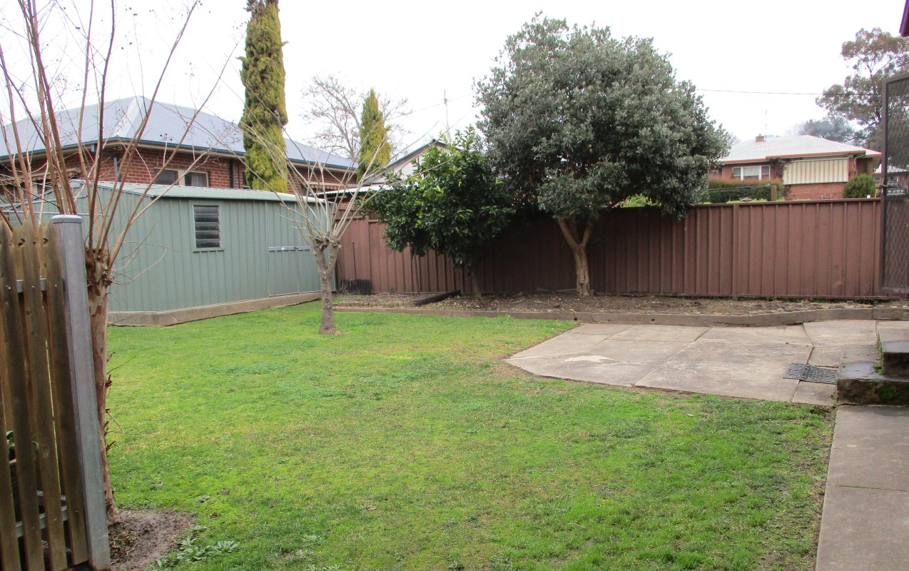2 Robertson Street TUMUT 7