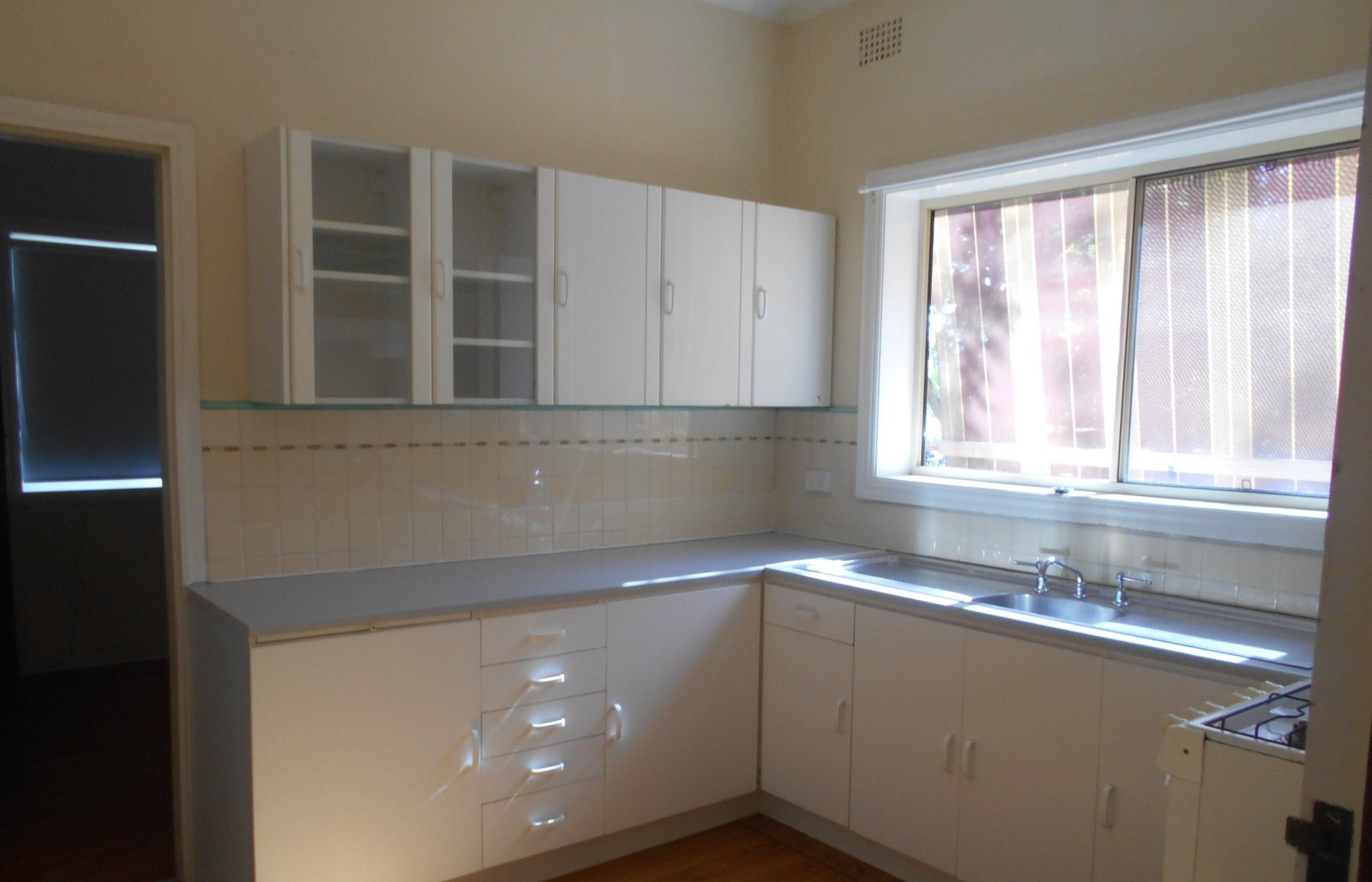 2 Robertson Street TUMUT 2