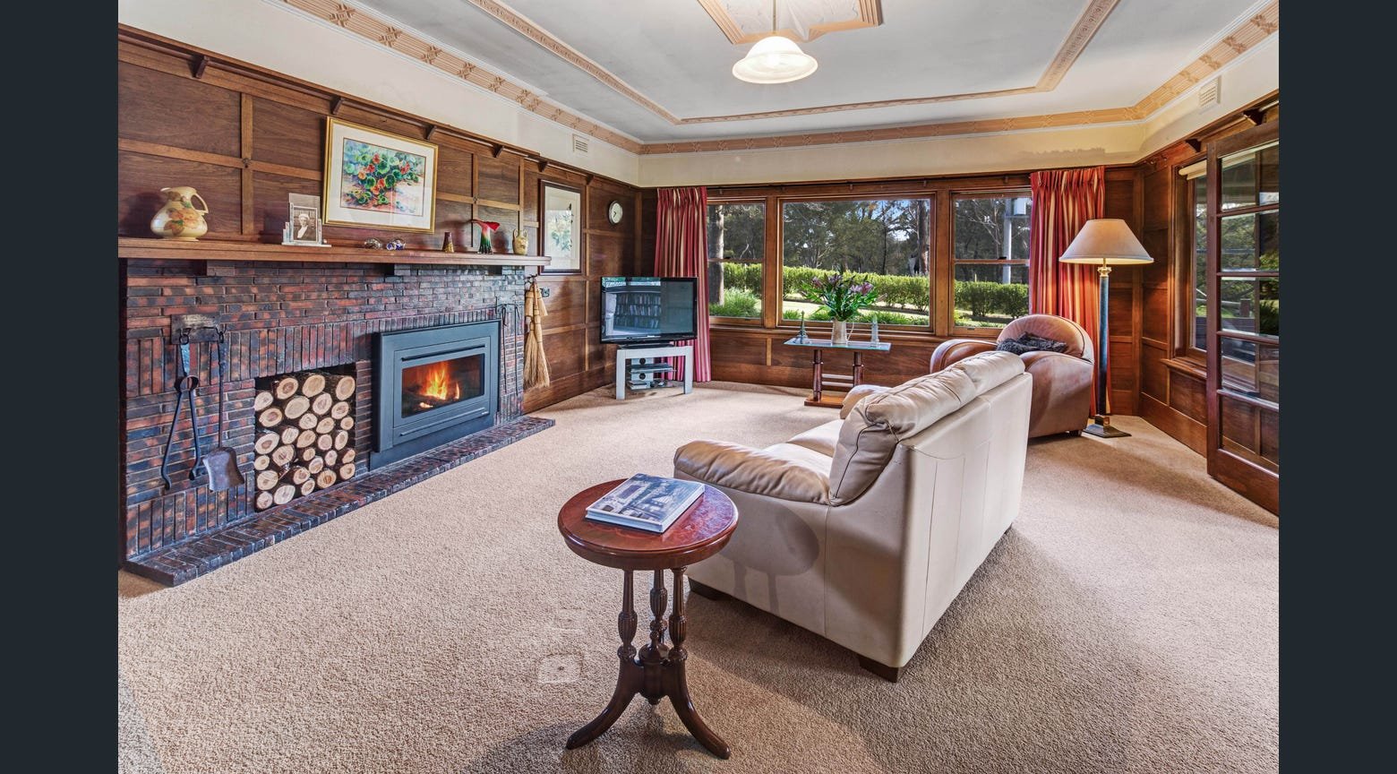 Real Estate and Property in 2 Romsey Road, Woodend, VIC