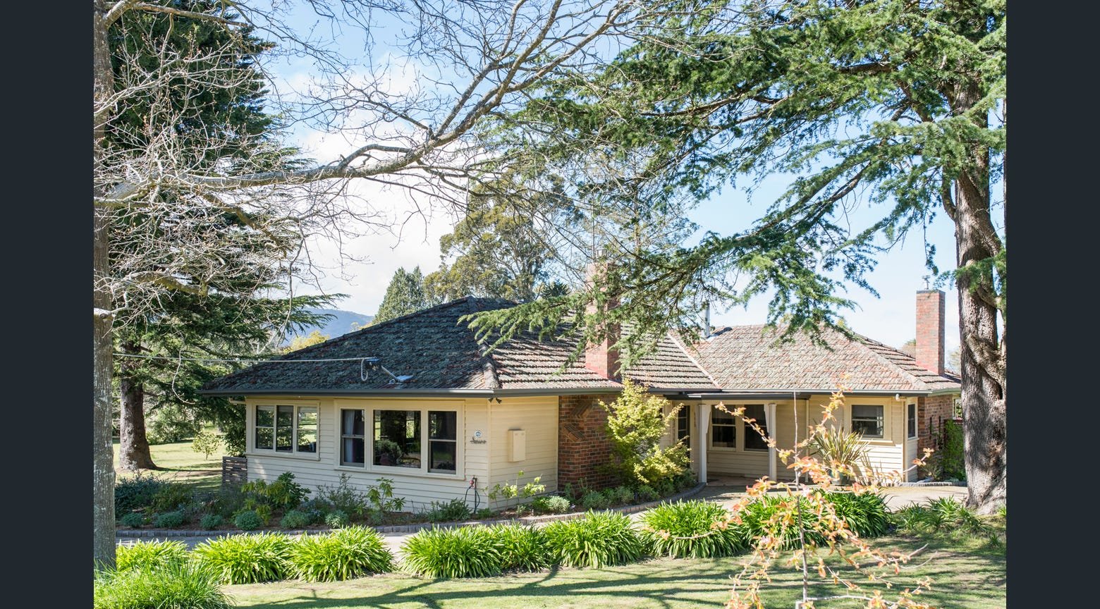 Real Estate and Property in 2 Romsey Road, Woodend, VIC