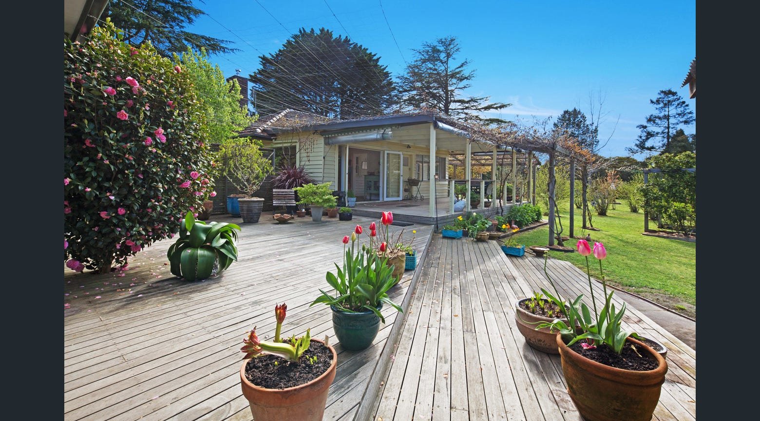 Real Estate and Property in 2 Romsey Road, Woodend, VIC