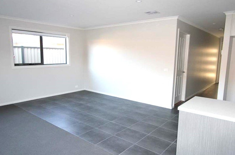 Gallery: 2 Ron Court
