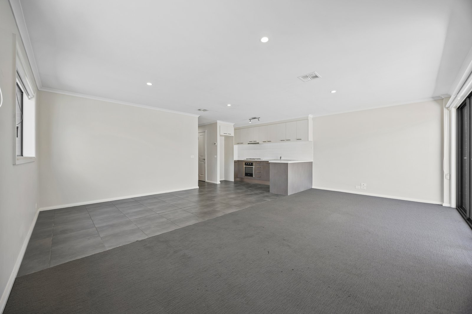 Gallery: 2 Ron Court
