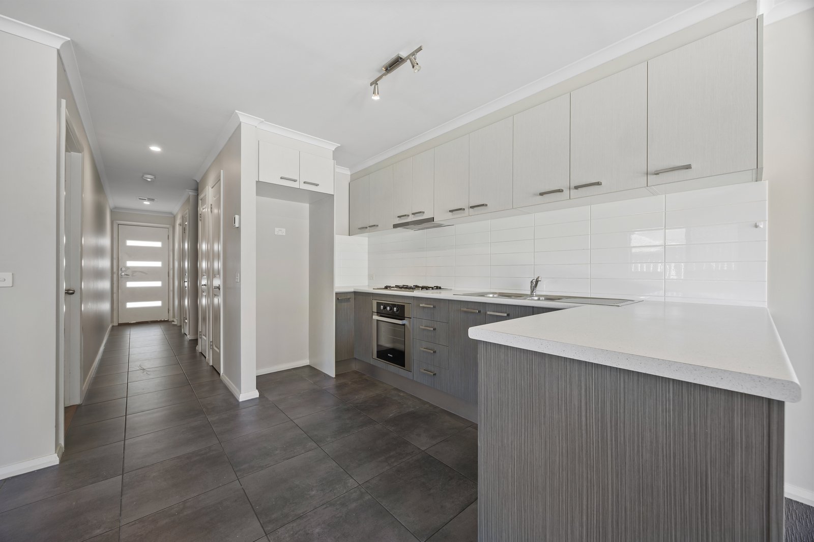 Gallery: 2 Ron Court