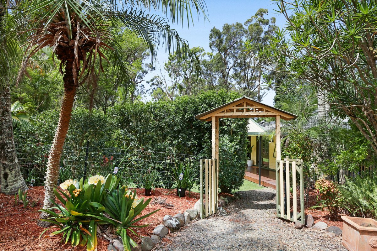 2 Ronelle Court TALLEBUDGERA 11