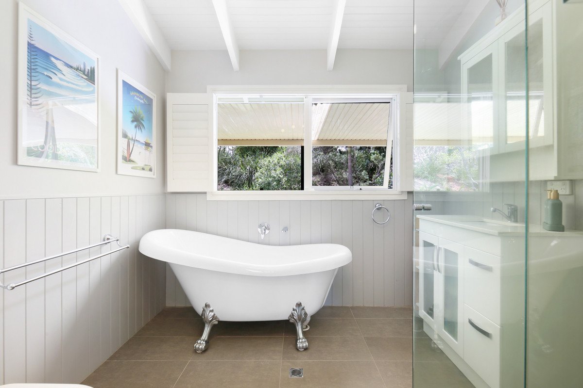 2 Ronelle Court TALLEBUDGERA 19