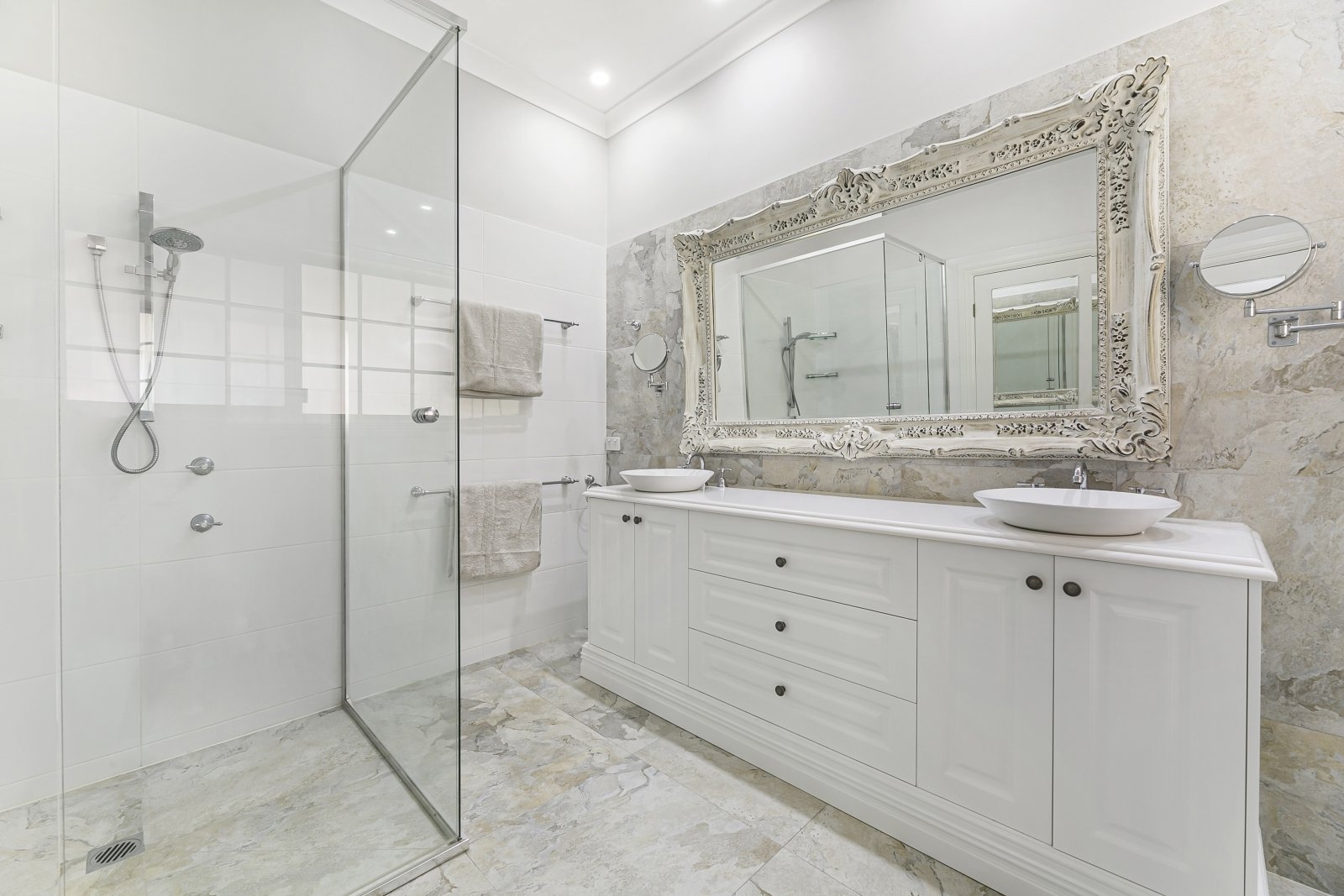 2 Rosebank Court TALLEBUDGERA 18