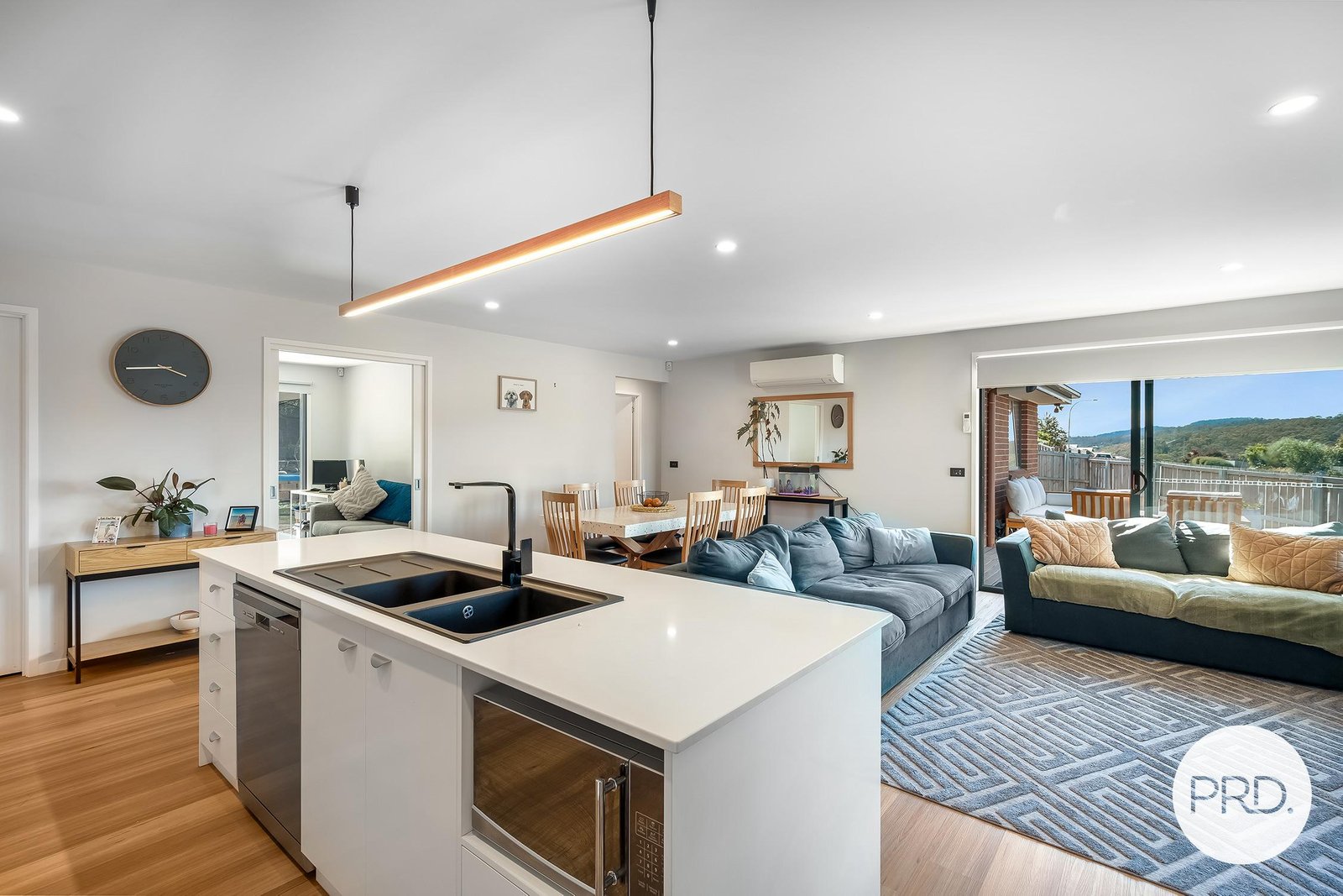 2 Roybridge Way HOWRAH 8