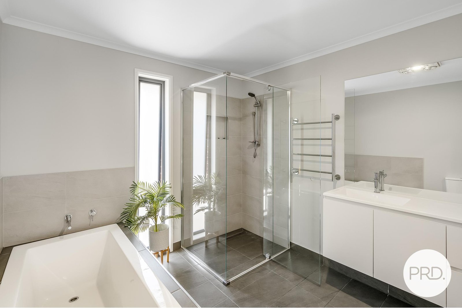 2 Roybridge Way HOWRAH 24